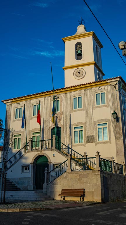 Misericórdia Church is located in Largo da Misericórdia, 2800-168 Almada, Portugal